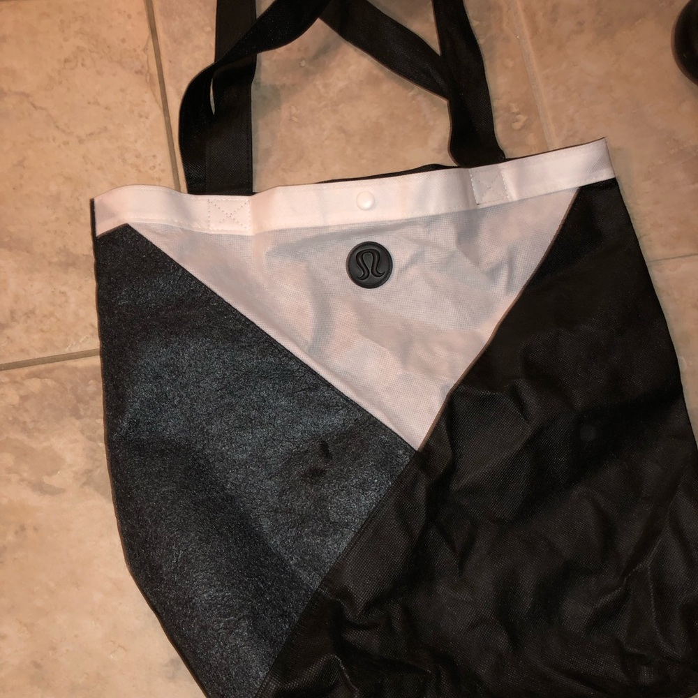 Lululemon bag